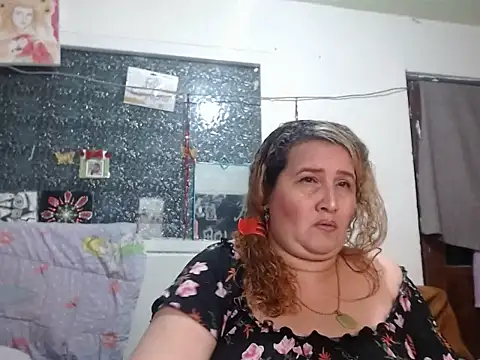 Perla1981-- Live XXX-chat