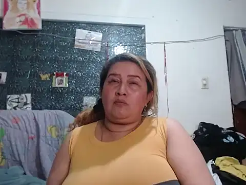 Perla1981-- – Live XXX-chat