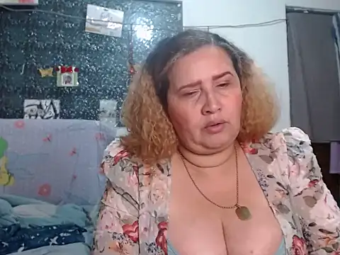 Perla1981--'s Live XXX Chat