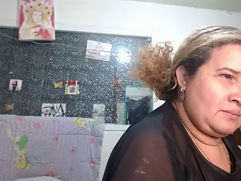 Perla1981-- Chat XXX in diretta