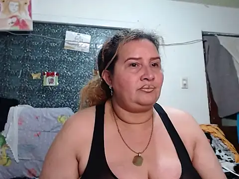 Perla1981--n Live XXX chat
