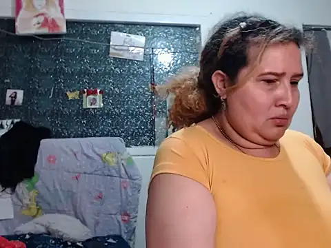 Perla1981--'s Live XXX Chat