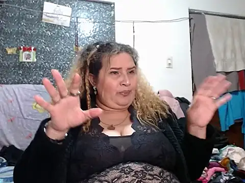 Perla1981-- Pertunjukan Webcam