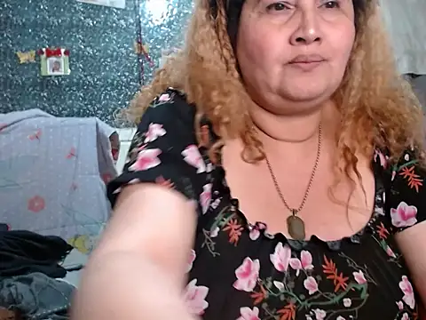 Perla1981--'s Live XXX Chat