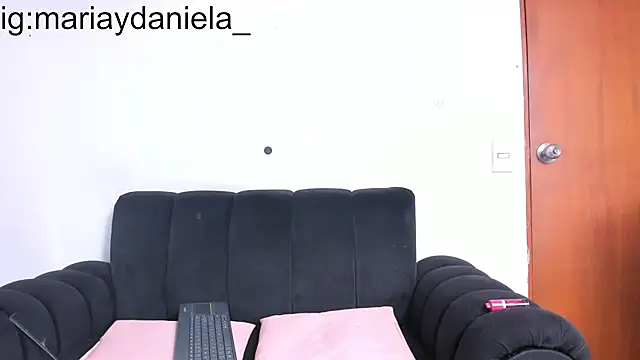 Lesbiianbarbiie's Live Chat Room