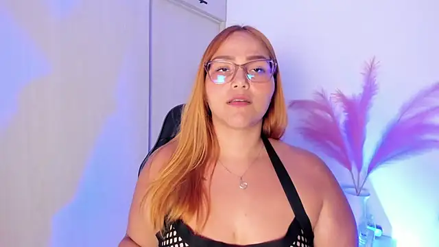 הופעת וובקאם של LeahxBarker