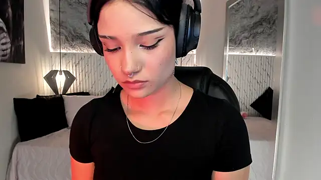 renee_shelby_'s Live XXX Chat