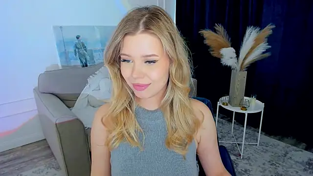 FollowLovee: вебкам-шоу