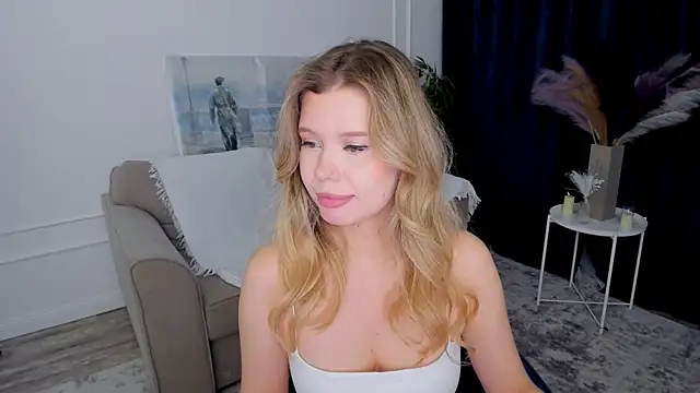 FollowLovee's Webcam Show