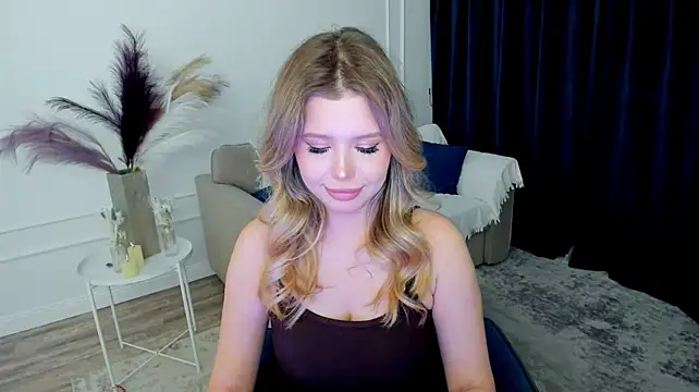 FollowLovee Adlı Modelin Web Kamerası Şovu