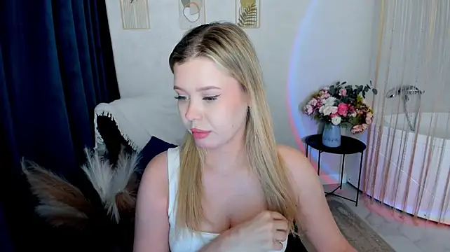 FollowLovee's Webcam Show