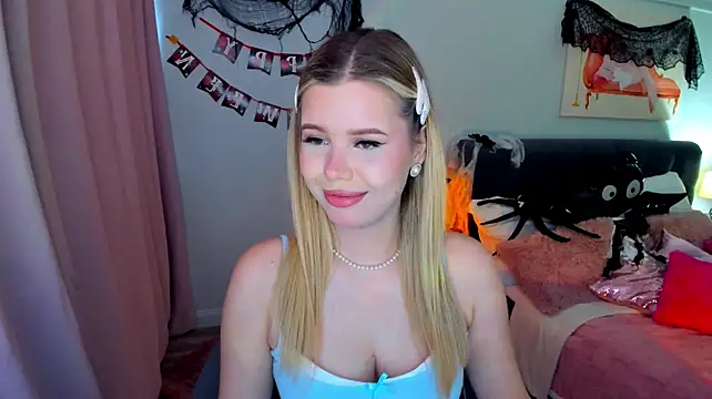 FollowLovee Show in webcam