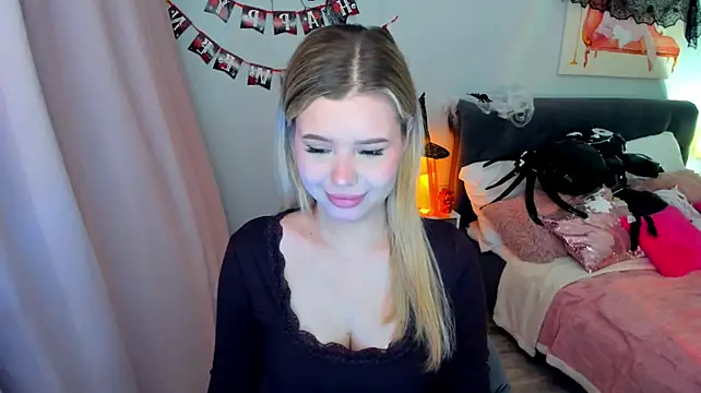 FollowLovee's Webcam Show