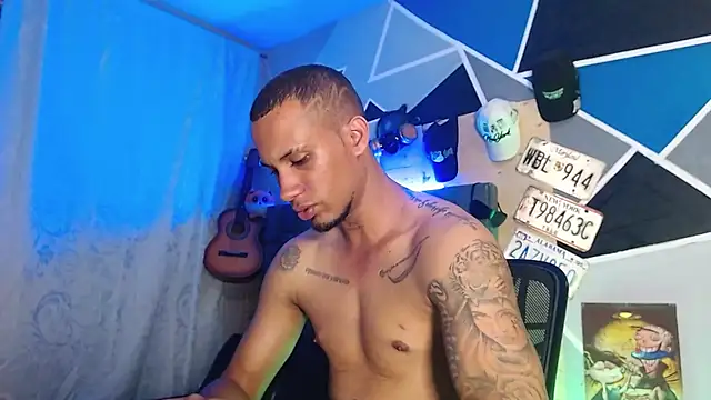 Show modela MagnusFrost na web-kameri