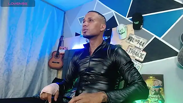 MagnusFrost Show in webcam