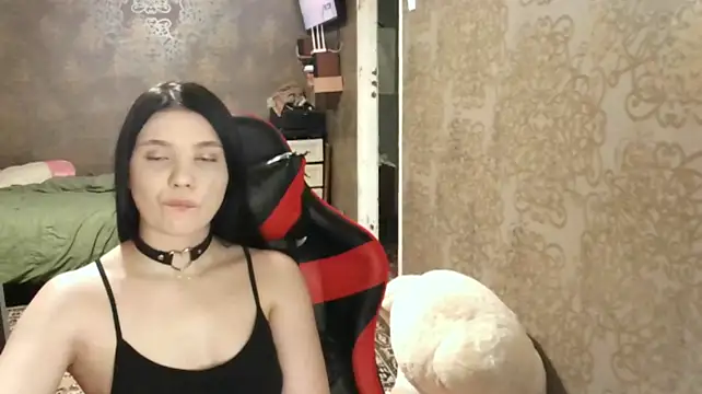 Show modela EllisKiss na web-kameri