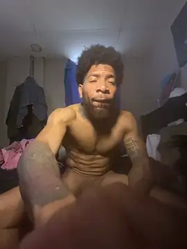 HouseFullOfFreakz's Webcam Show