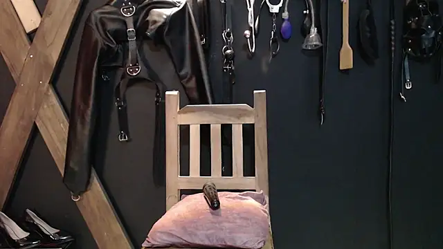 kinky_slave_ Pertunjukan Webcam