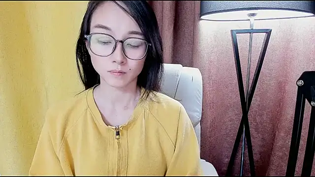 NIAN-er Adlı Modelin Canlı XXX Sohbeti