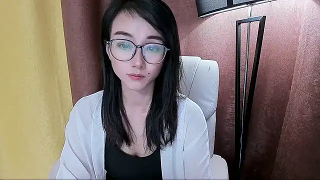 NIAN-er Adlı Modelin Canlı XXX Sohbeti