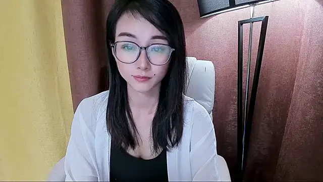 NIAN-er Adlı Modelin Canlı XXX Sohbeti