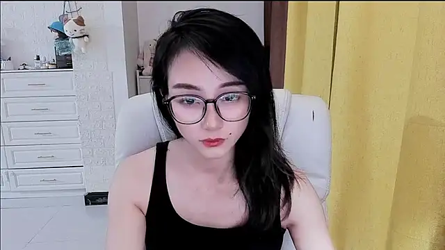 NIAN-er Adlı Modelin Canlı XXX Sohbeti