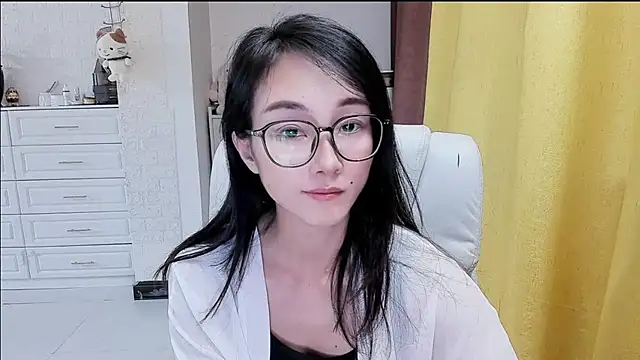NIAN-er Adlı Modelin Canlı XXX Sohbeti