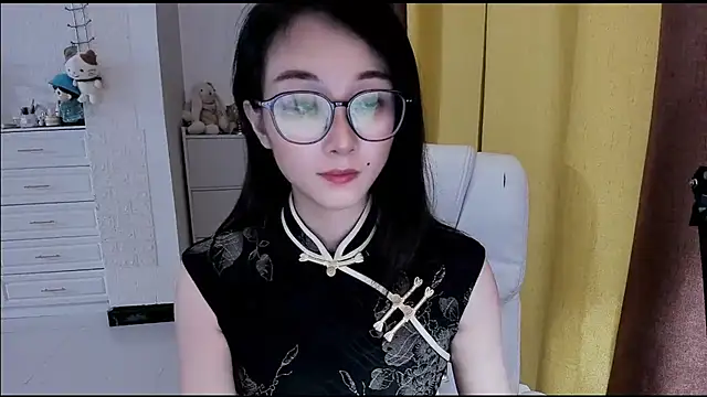 NIAN-er Adlı Modelin Canlı XXX Sohbeti
