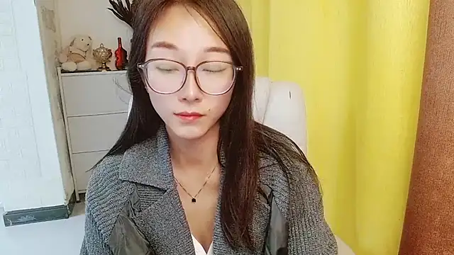 NIAN-er Adlı Modelin Canlı XXX Sohbeti