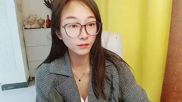 NIAN-er Adlı Modelin Canlı XXX Sohbeti