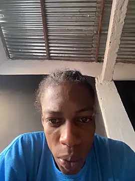 Larry-n-clouds Show in webcam