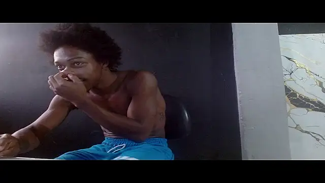Larry-n-clouds 在線直播表演