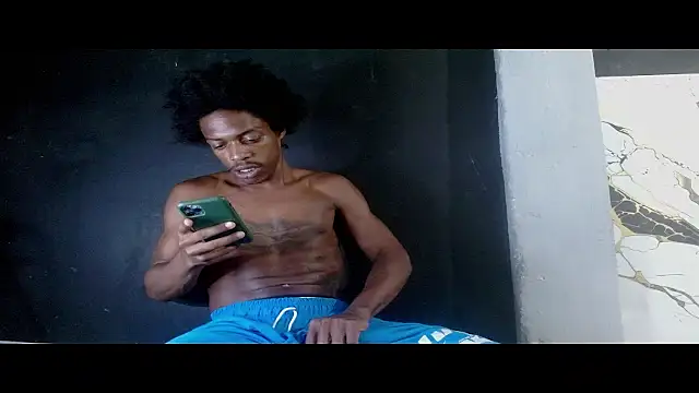 הופעת וובקאם של Larry-n-clouds