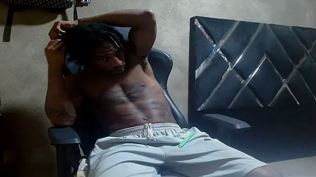 Larry-n-clouds' Webcam Show