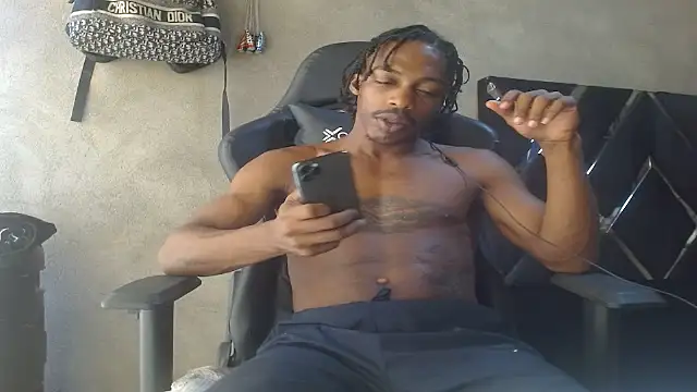 Larry-n-clouds: вебкам-шоу