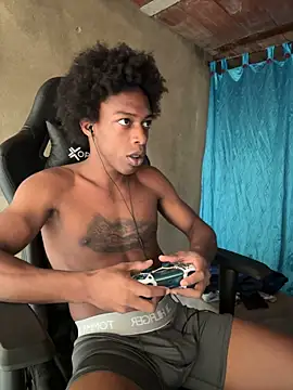 Larry-n-clouds Show in webcam