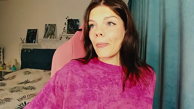 Show modela AlysaNightmoon na web-kameri