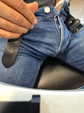 alessandroman2114 Show in webcam
