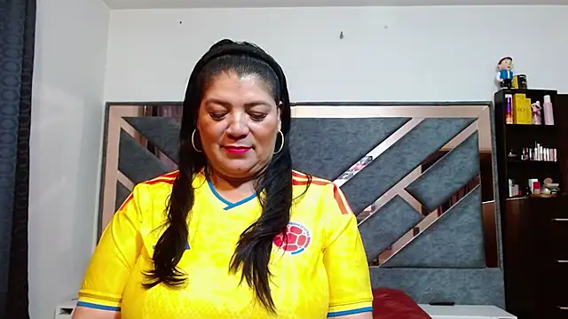 KarlaTesg's Live XXX Chat