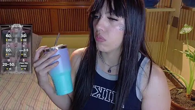 Eli666uwu Chat XXX in diretta