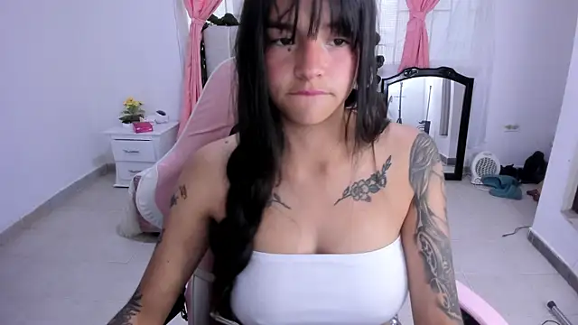 keiilaa Chat XXX in diretta