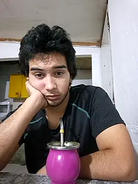 X_xtomas_x: διαδικτυακό σόου στην κάμερα