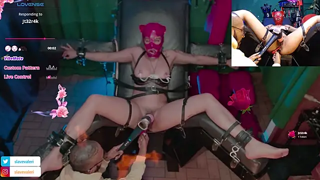kenllyhot_and_valeriahell Show in webcam