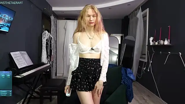 hetaerart Adlı Modelin Canlı XXX Sohbeti