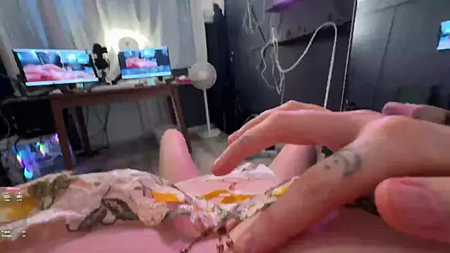 hetaerart Chat XXX live