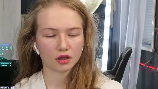 hetaerart's Live XXX Chat