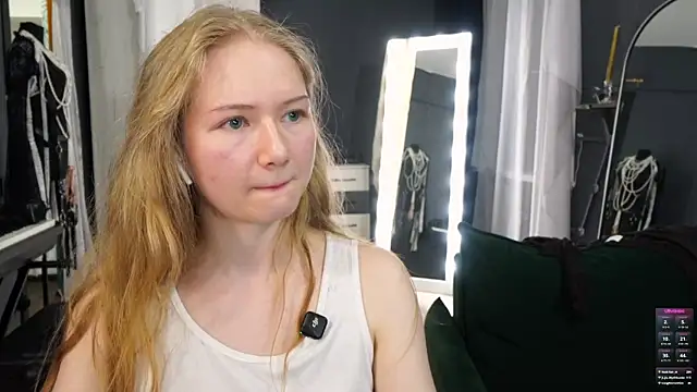 hetaerart's Live XXX Chat