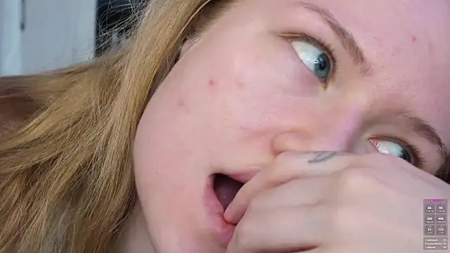 hetaerart's Live XXX Chat