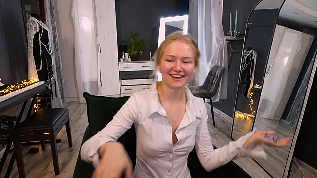 hetaerart's Live XXX Chat