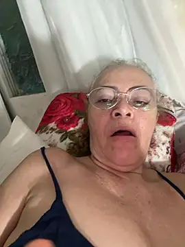 Show de Granny6boys na webcam